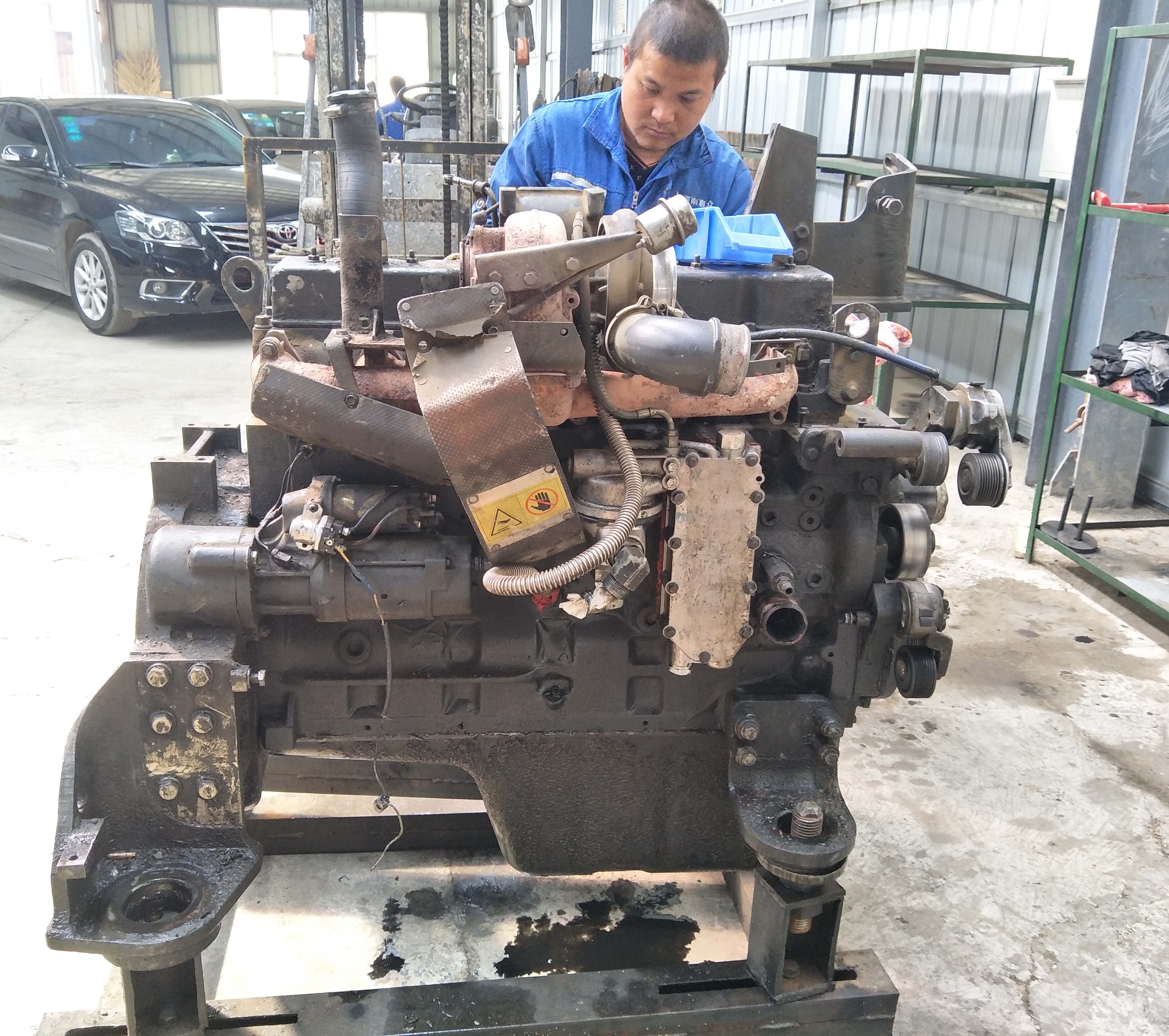 SAA6D125發動機大修